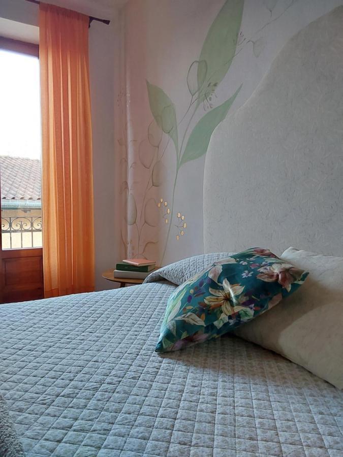 Casa Vacanze Malvarosa Casale Corte Cerro Extérieur photo